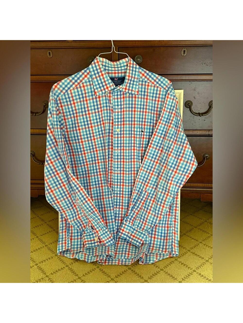 Vineyard Vines Tucker Button down Shirt L. blues, white, red gingham check L